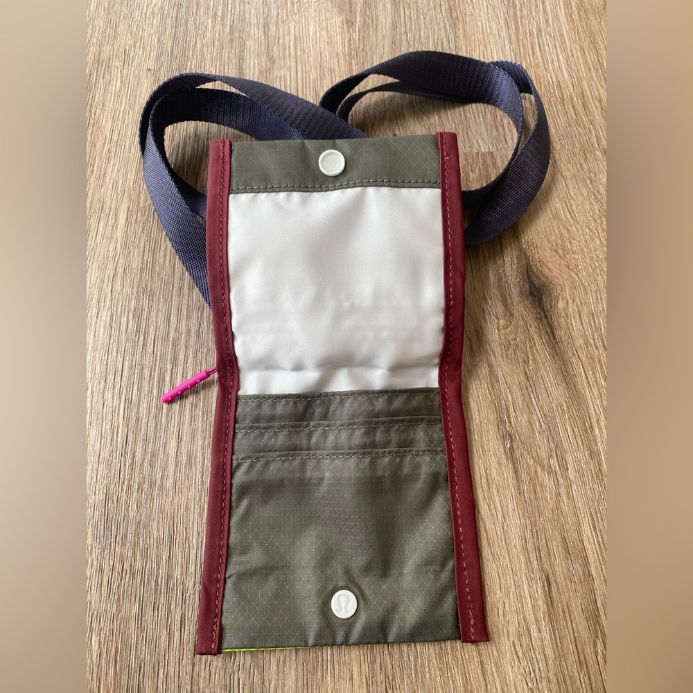Lululemon crossbody travel card case